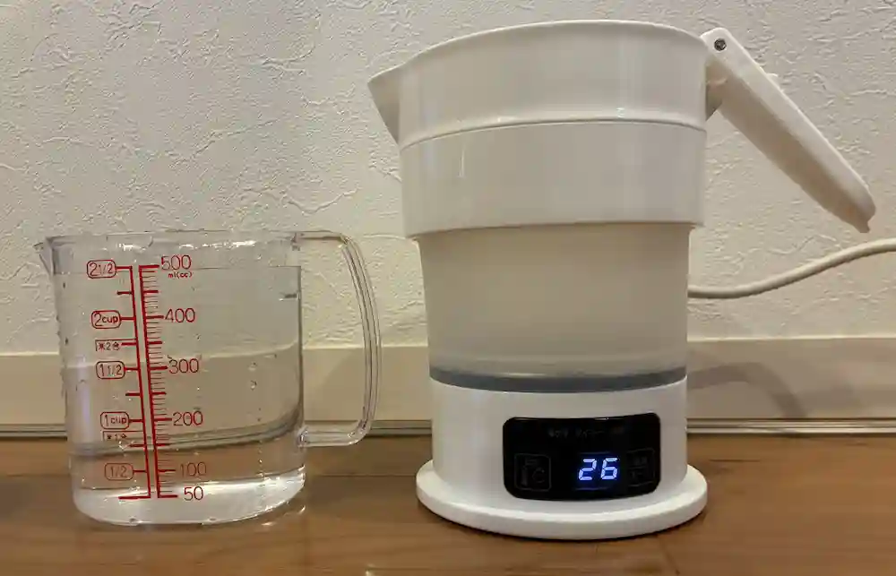 MBE‑TK04で500mlの水を加熱し、沸騰させている様子を写した写真
